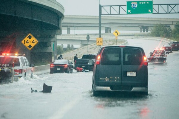 60 εικόνες από τον τυφώνα Harvey, που δείχνουν όλες τις πτυχές της καταστροφής