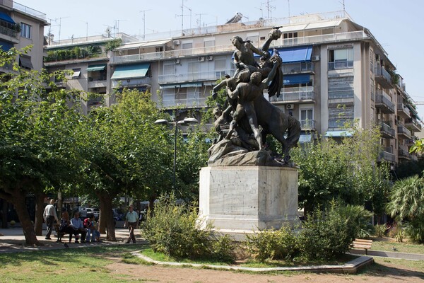 Φάνη, τι κάνει τη ζωή ωραία στην Πλατεία Βικτωρίας- παρ' όλα αυτά;