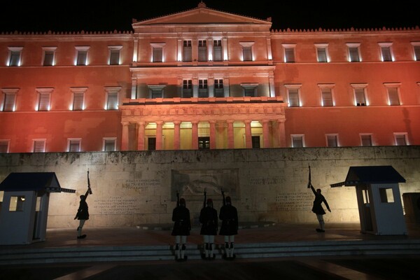 Η Βουλή στα πορτοκαλί για την εξάλειψη της βίας κατά των γυναικών