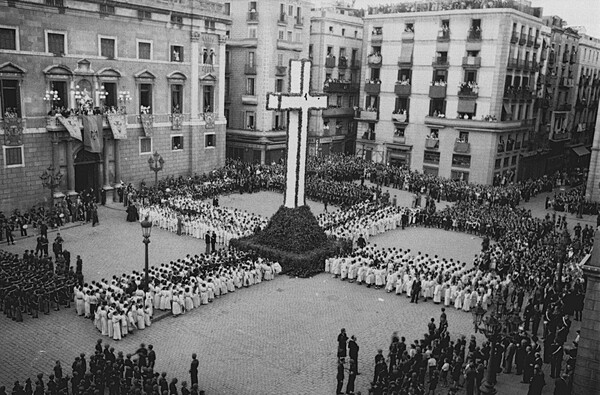 Perez de Rosas. 2.Τα πρώτα χρόνια της δικτατορίας του Φράνκο.