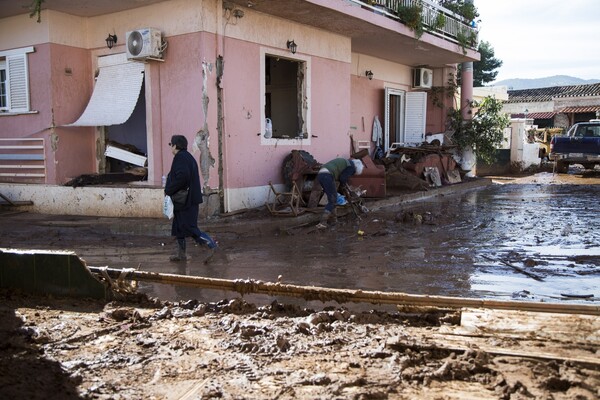 Ξεκινούν αύριο οι διαδικασίες για τις αποζημιώσεις πλημμυροπαθών - Κλειστά πάνω από τα μισά σχολεία της Μάνδρας