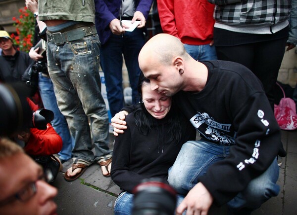 Το φονικό Love Parade του Duisburg: Χιλιάδες παγιδεύτηκαν σε τούνελ και μετά η κατάσταση ξέφυγε με πανικό και ποδοπάτημα