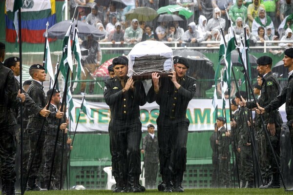 Ένας χρόνος από την αεροπορική τραγωδία της Σαπεκοένσε