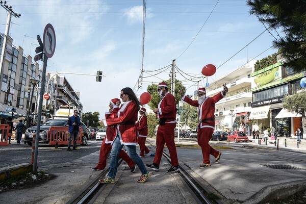 15 φωτογραφίες από το φετινό Santa Run στη Γλυφάδα