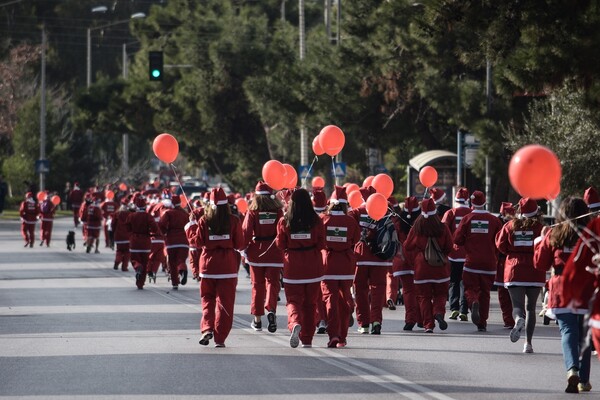 15 φωτογραφίες από το φετινό Santa Run στη Γλυφάδα