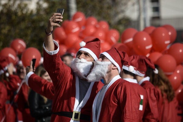 15 φωτογραφίες από το φετινό Santa Run στη Γλυφάδα