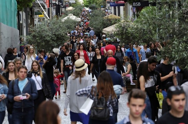 Ανοιχτά τα καταστήματα σήμερα - Το εορταστικό ωράριο