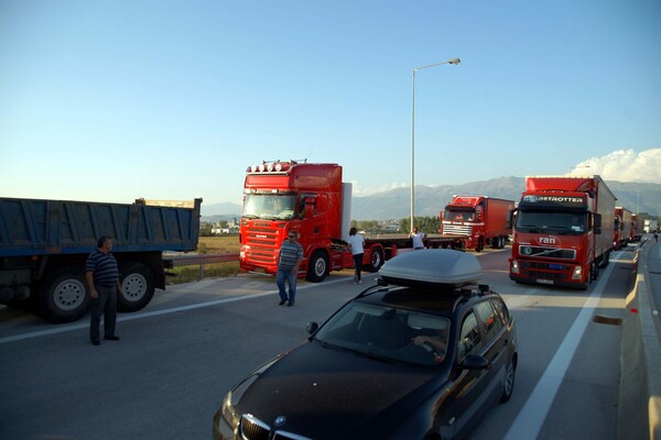 Πού απαγορεύεται από αύριο η κυκλοφορία φορτηγών