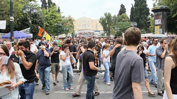 Ένας Έλληνας σκηνοθέτης κατέγραψε όλες τις διαδηλώσεις που έγιναν στα χρόνια της κρίσης