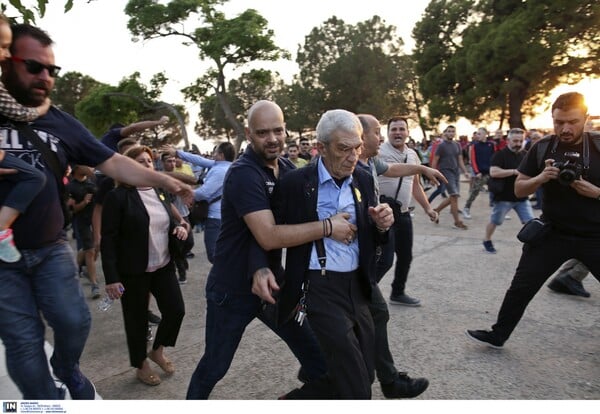 Άγρια επίθεση στον Μπουτάρη στην εκδήλωση για την Γενοκτονία των Ποντίων - ΒΙΝΤΕΟ