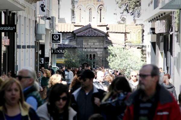 Από τις 29 Μαρτίου το εορταστικό ωράριο των καταστημάτων για το Πάσχα