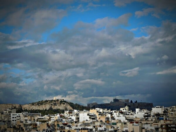 Με βροχές, καταιγίδες και άστατο καιρό συνεχίζεται η εβδομάδα