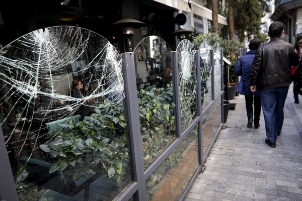 Ανάληψη ευθύνης για τους βανδαλισμούς σε καταστήματα στην Ερμού