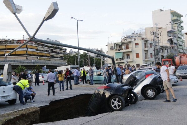 Συνεχίζει να καταρρέει το υπαίθριο πάρκινγκ στην Καλλιθέα