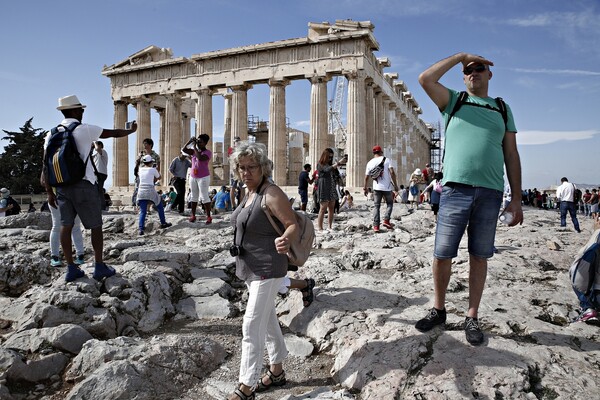 Το ελληνικό παράδοξο με τον πιο σκοτεινό χειμώνα της Ευρώπης - Τι προβλέπουν οι μετεωρολόγοι