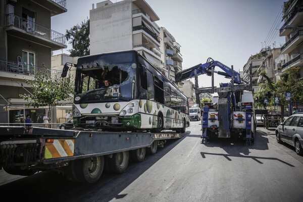 Φωτιά σε λεωφορείο του ΟΑΣΑ στα Κάτω Πατήσια