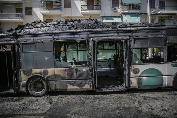 Φωτιά σε λεωφορείο του ΟΑΣΑ στα Κάτω Πατήσια