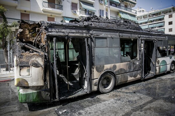 Φωτιά σε λεωφορείο του ΟΑΣΑ στα Κάτω Πατήσια