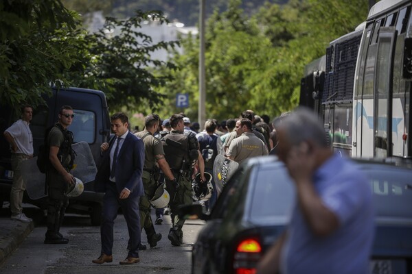 Αναβλήθηκε για τον Φεβρουαρίο του 2019 η δίκη των μελών του Ρουβίκωνα