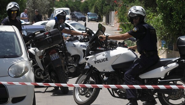 Έφοδος της Ασφάλειας στα Εξάρχεια για τη μαφία των ναρκωτικών