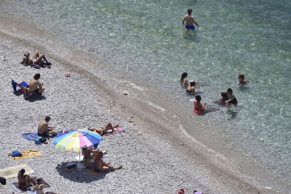 ΠΑΚΟΕ: Αυτές είναι οι ακατάλληλες για κολύμπι παραλίες της Αττικής