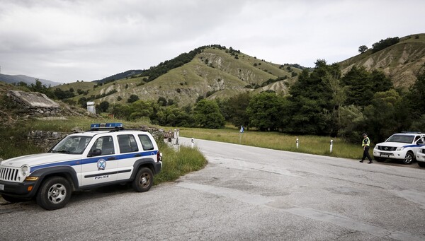 Πυρετώδεις προετοιμασίες στο χωριό Ψαράδες στις Πρέσπες - Εκεί θα υπογράψουν την συμφωνία Τσίπρας και Ζάεφ