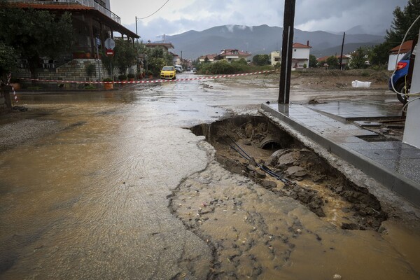 Εικόνες καταστρoφής από τις πλημμύρες στα Βρασνά Θεσσαλονίκης