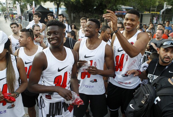 Antetokounbros 5K Run - H Αθήνα έτρεξε για καλό σκοπό με τους αδερφούς Αντετοκούνμπο