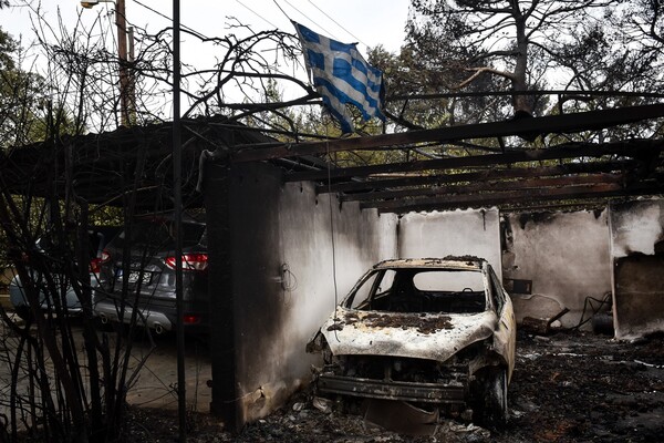 Κρανίου Τόπος το Μάτι στη Ραφήνα - Όλα καμένα, θυμίζουν εικόνες από θρίλερ (ΦΩΤΟΡΕΠΟΡΤΑΖ)