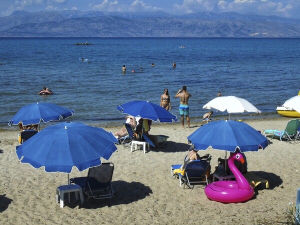 Ηλιοφάνεια και υψηλές θερμοκρασίες σε όλη τη χώρα την Παρασκευή