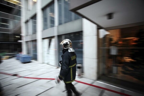 Έκρηξη το βράδυ σε πολυκατοικία στου Γκύζη