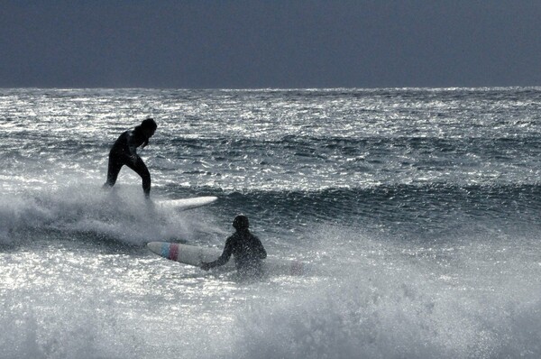 Oι surfers της Τήνου