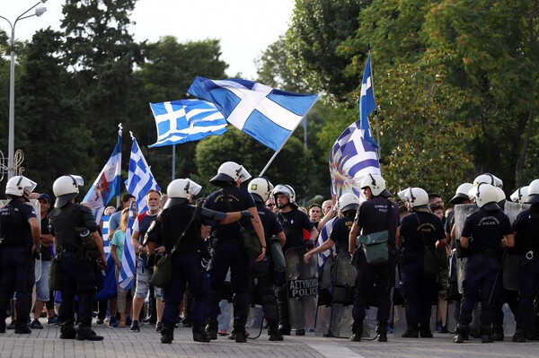 Δύο άτομα συνελήφθησαν για τα επεισόδια έξω από το δημαρχείο Θεσσαλονίκης