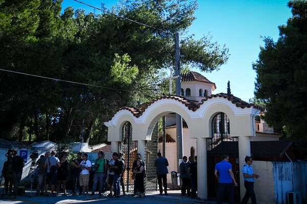 Το τελευταίο αντίο στη Ρίκα Βαγιάννη - ΕΙΚΟΝΕΣ