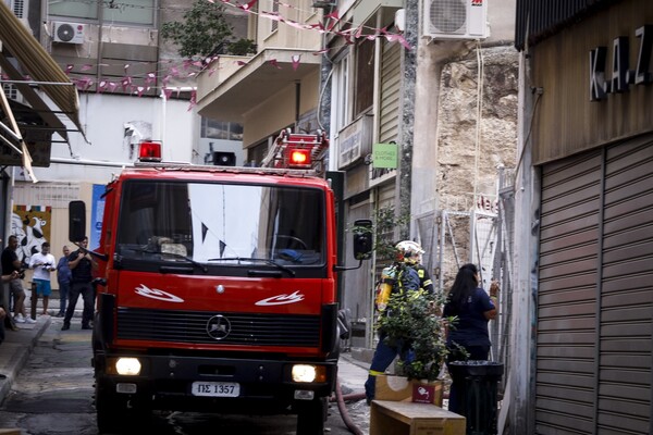 Πυρκαγιά σε κτίριο στο κέντρο της Αθήνας