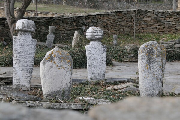 Τέσσερις γενιές ερημίτικης ζωής σε ένα τεκέ χαμένο στο βουνό, στο Διδυμότειχο του Έβρου