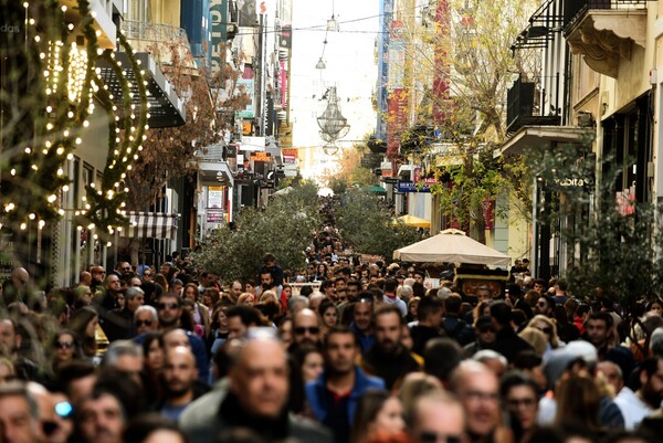 Ξεκινά το εορταστικό ωράριο στα καταστήματα