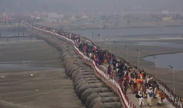 To ιερό Kumbh Mela: H μεγαλύτερη θρησκευτική συγκέντρωση στον κόσμο ξεκινά