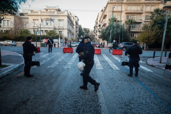 Η άφιξη της Μέρκελ στην Αθήνα - ΒΙΝΤΕΟ