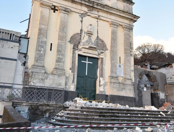 Σοβαρές καταστροφές από τον σεισμό 4,8 Ρίχτερ στην Κατάνια