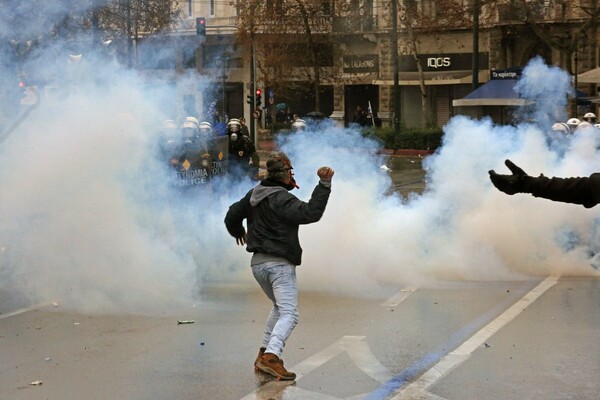 Σοβαρό τραυματισμό εικονολήπτη κατήγγειλε η ΕΡΤ