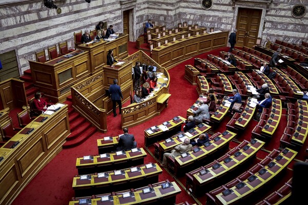 Τροπολογία για επιδότηση των εργοδοτικών εισφορών σε εργαζόμενους κάτω των 25 ετών