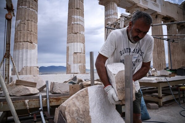 Η αποκατάσταση του Παρθενώνα - Εντυπωσιακές φωτογραφίες από τις εργασίες στην Ακρόπολη