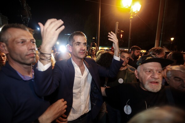 ΦΩΤΟΡΕΠΟΡΤΑΖ: Νικητές και ηττημένοι στη Αθήνα - Το άλμπουμ της βραδιάς των εκλογών