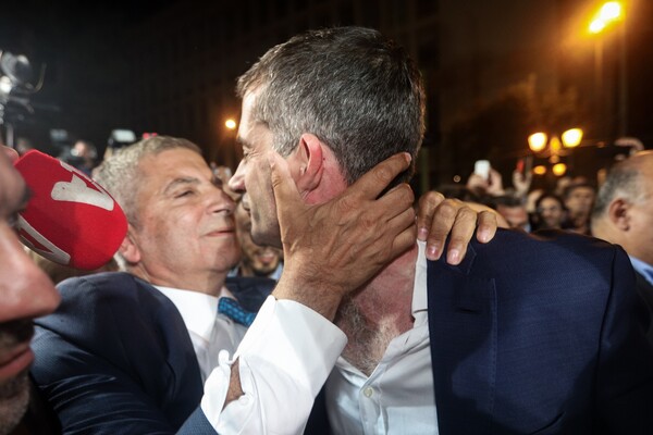 ΦΩΤΟΡΕΠΟΡΤΑΖ: Νικητές και ηττημένοι στη Αθήνα - Το άλμπουμ της βραδιάς των εκλογών