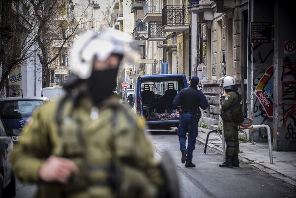 Συνδικαλιστής αστυνομικός για λιμενικούς: «Χρειαζόταν στρατός, δεν αρκούσε ενημέρωση στο τμήμα Εξαρχείων»