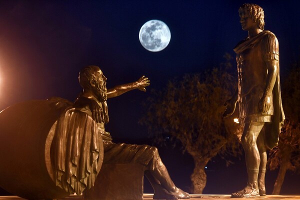 Η Υπερπανσέληνος ανατέλλει πάνω από τον Παρθενώνα - Μαγική εικόνα απόψε