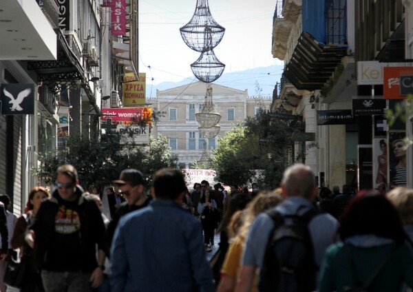 Ανακοινώθηκε το πασχαλινό εορταστικό ωράριο - Πότε θα είναι ανοιχτά τα καταστήματα