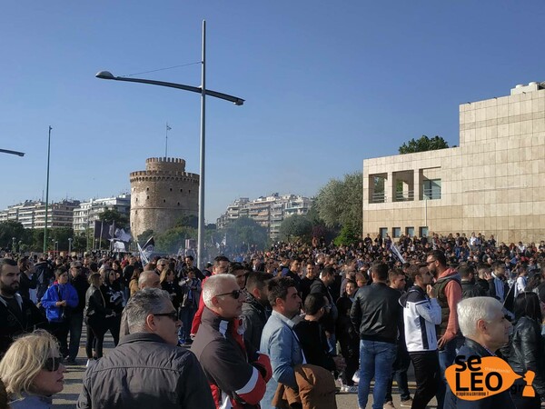 Μέσα σε κλίμα αποθέωσης η άφιξη του ΠΑΟΚ στην Τούμπα