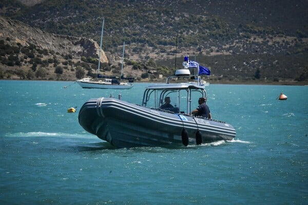 Τραγωδία στην Κάρπαθο: Ανασύρθηκε η σορός του ενός δύτη - Αύριο η επιχείρηση για τον δεύτερο